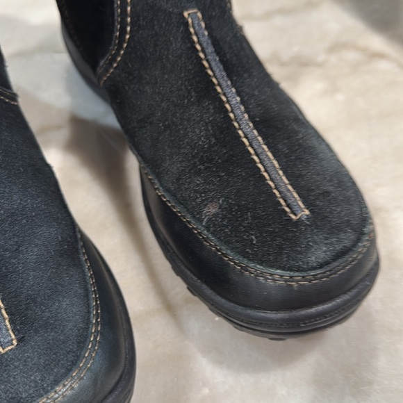 CLARKS BOOTS SIZE 7M Black Suede Winter Boots | Leather - Picture 11 of 11